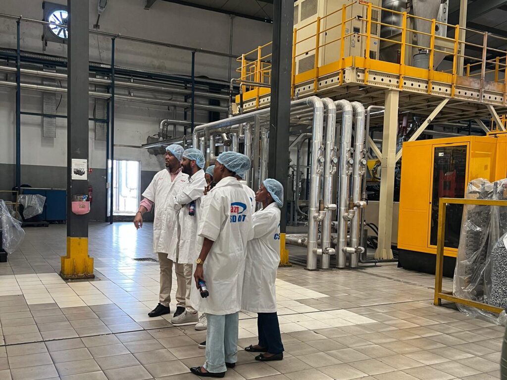 africon Team beim Werksbesuch bei Bakhresa Food Products in Daressalam